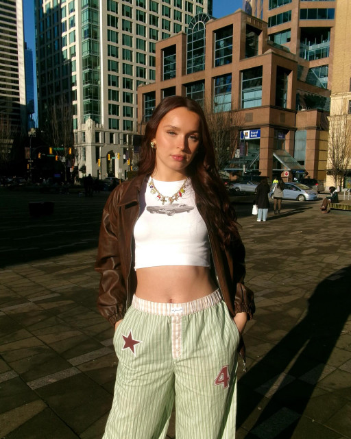 Taylor Hatala instagram post 485079