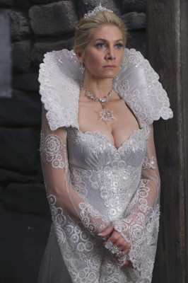 photo 7 in Elizabeth Mitchell gallery [id861889] 2016-06-30 00:00:00
