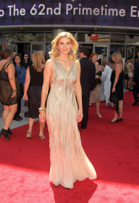 photo 6 in Elizabeth Mitchell gallery [id323493] 2011-01-04 00:00:00