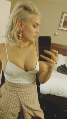 Anne-Marie pic #975108