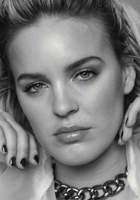 Anne-Marie pic #935300