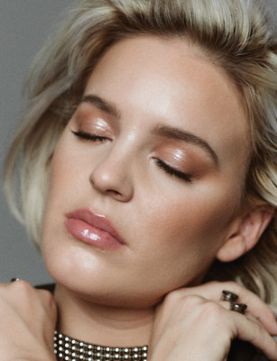 Anne-Marie pic #935299