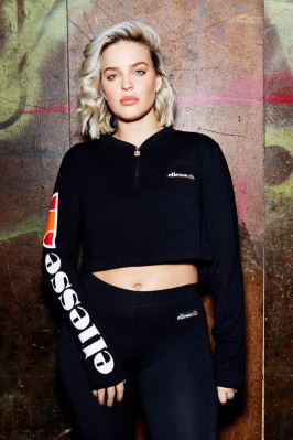Anne-Marie pic #924515