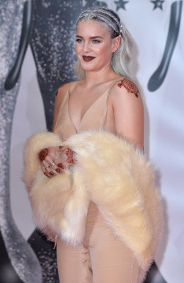 Anne-Marie pic #969386