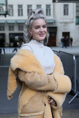 Anne-Marie pic #986332