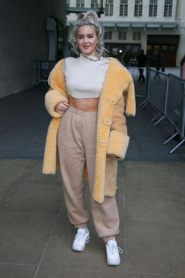 Anne-Marie pic #986331