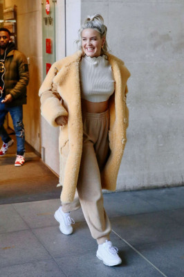 Anne-Marie pic #986333