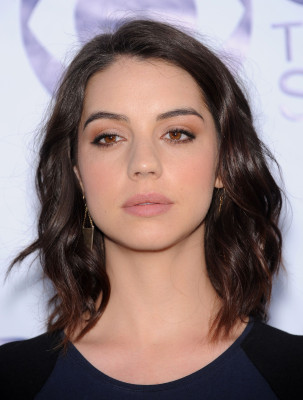 Adelaide Kane pic #716389