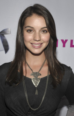 Adelaide Kane pic #716129