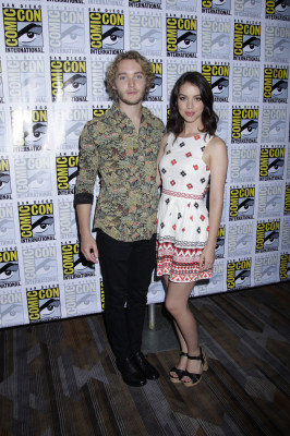 Adelaide Kane pic #730050