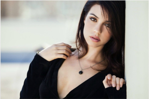 Adelaide Kane pic #684153