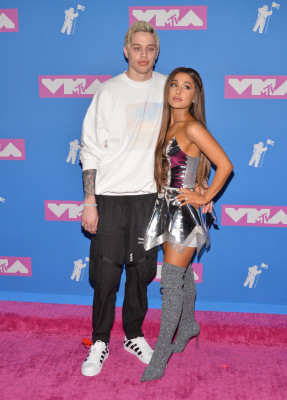 photo 6 in Ariana Grande gallery [id1060376] 2018-08-22 00:00:00