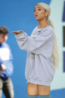Ariana Grande pic #1023933