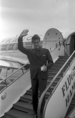 Alain Delon pic #104095