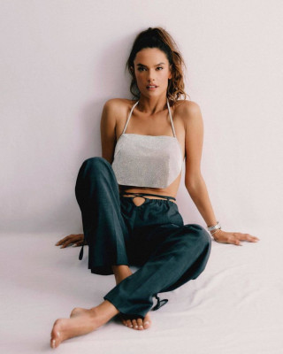 photo 13 in Alessandra Ambrosio gallery [id1288959] 2021-12-19 00:00:00