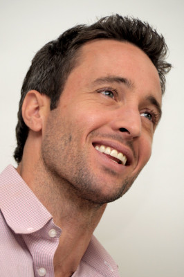 Alex OLoughlin pic #427549