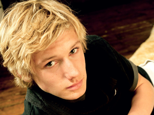 Alex Pettyfer pic #240839