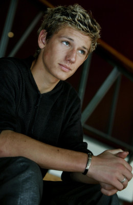 photo 3 in Pettyfer gallery [id238934] 2010-02-25 00:00:00