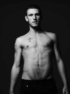 Alex Pettyfer pic #327477