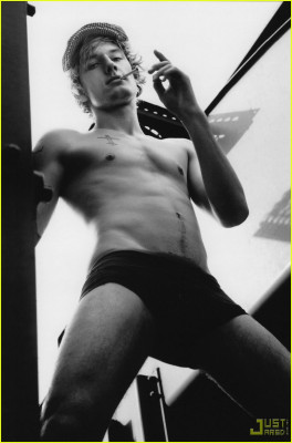 photo 6 in Pettyfer gallery [id204812] 2009-11-25 00:00:00