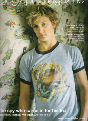 photo 9 in Pettyfer gallery [id188521] 2009-10-08 00:00:00