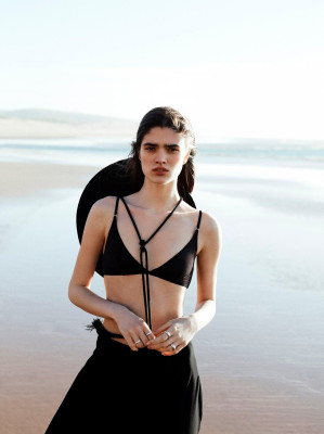 Alexandra Micu pic #1232883