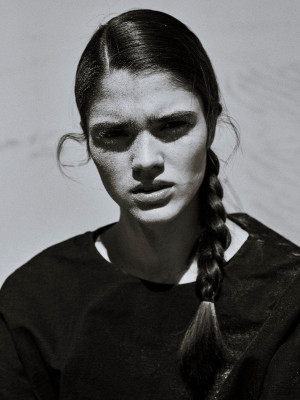 Alexandra Micu pic #1232885