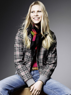 photo 7 in Aline Weber gallery [id156480] 2009-05-15 00:00:00