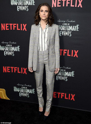 Allison Williams pic #1025070