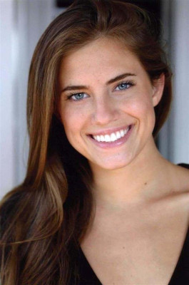 Allison Williams pic #591321