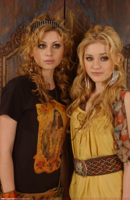 photo 11 in Aly and Aj gallery [id134426] 2009-02-18 00:00:00