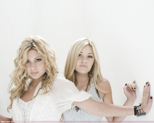Aly and Aj pic #127882