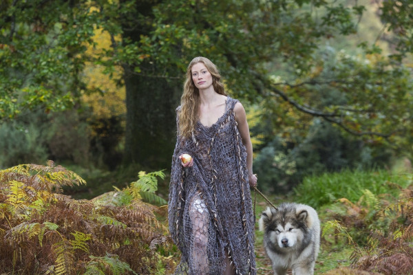 Alyssa Sutherland pic #905343