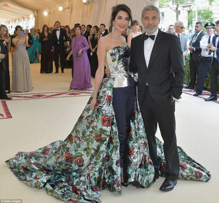 Amal Clooney pic #1035651