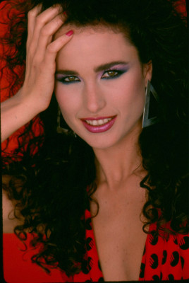 photo 8 in Andie Macdowell gallery [id193580] 2009-11-03 00:00:00