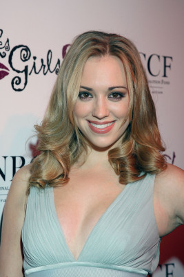 Andrea Bowen pic #318929