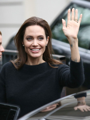 Angelina Jolie pic #744502