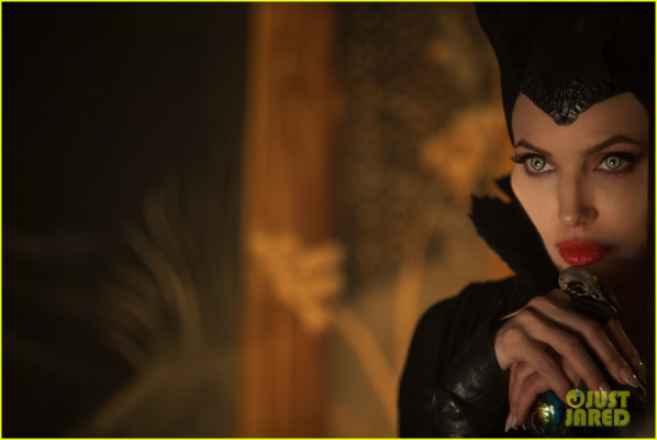 Angelina Jolie pic #681728