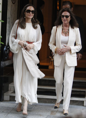 Angelina Jolie pic #1156797