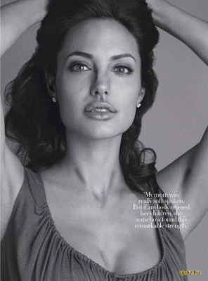 Angelina Jolie pic #881423