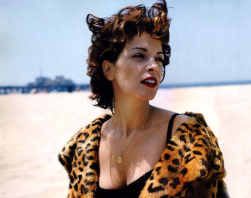 photo 8 in Annabella Sciorra gallery [id247399] 2010-04-07 00:00:00