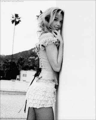 photo 16 in Arielle Kebbel gallery [id237214] 2010-02-19 00:00:00
