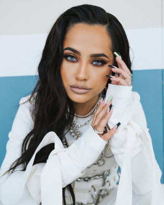 Becky G  pic #1295461