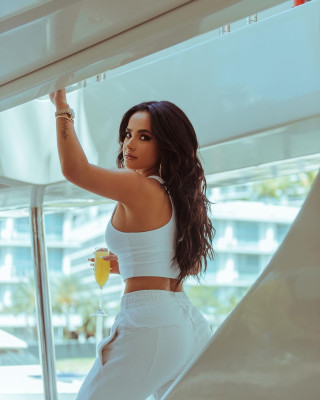 Becky G  pic #1295745