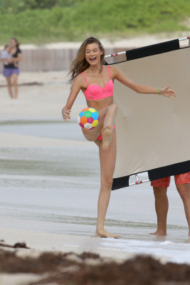 photo 11 in Behati Prinsloo gallery [id741538] 2014-11-17 00:00:00