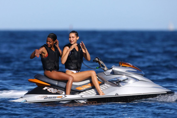 Bella Hadid pic #936977