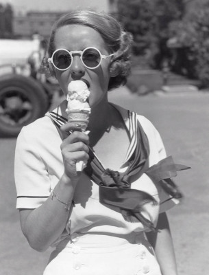 photo 22 in Bette Davis gallery [id368798] 2011-04-18 00:00:00