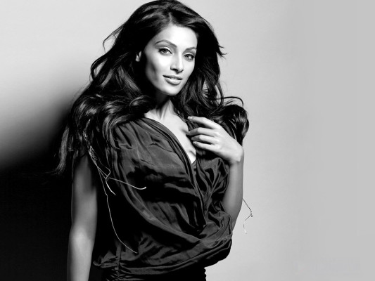 photo 4 in Bipasha gallery [id557810] 2012-11-30 00:00:00