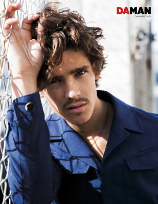 photo 5 in Brenton Thwaites gallery [id1290179] 2021-12-24 00:00:00