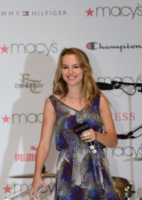 photo 16 in Bridgit Mendler gallery [id567813] 2013-01-22 00:00:00